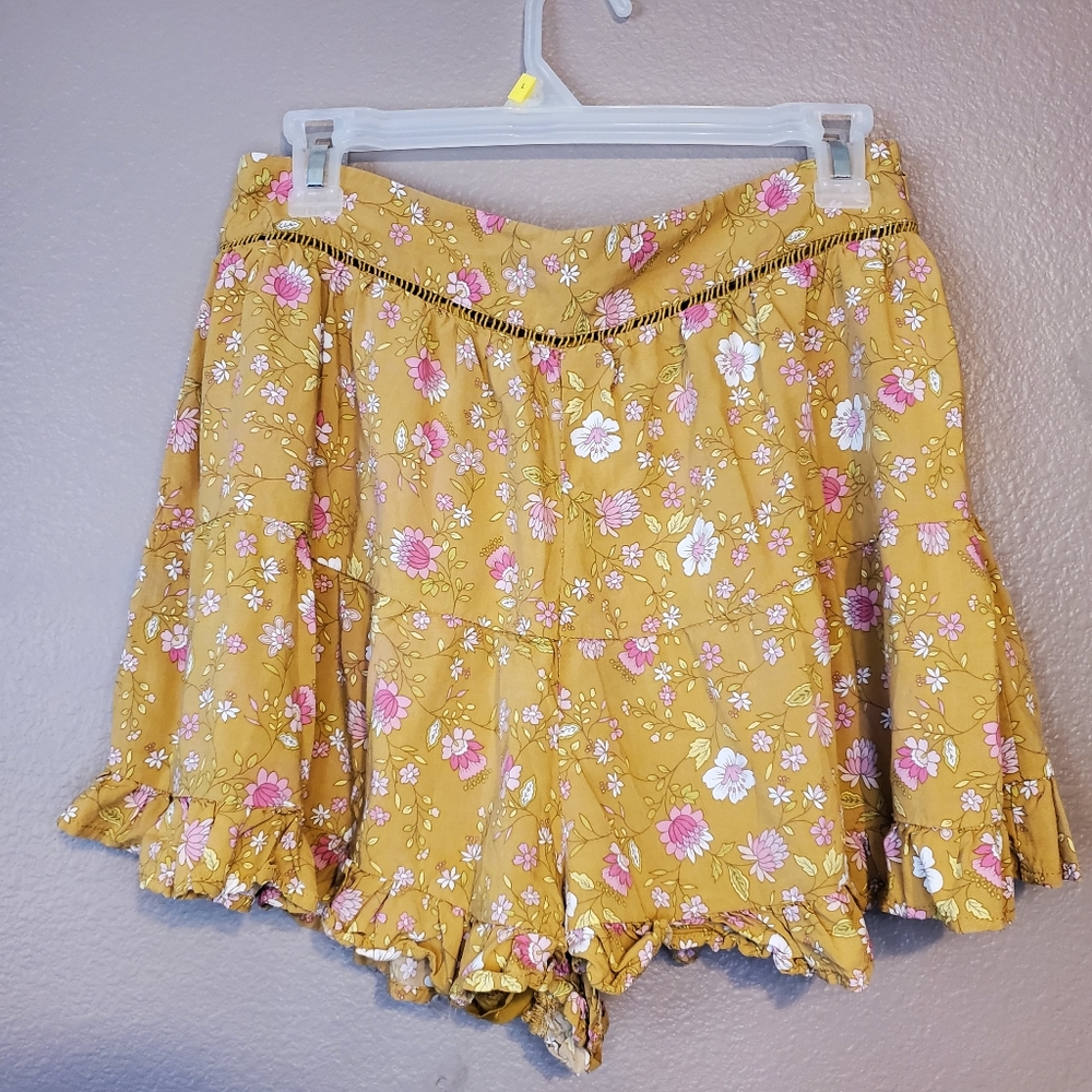 Forever 21 Floral Ruffled Shorts Sz L